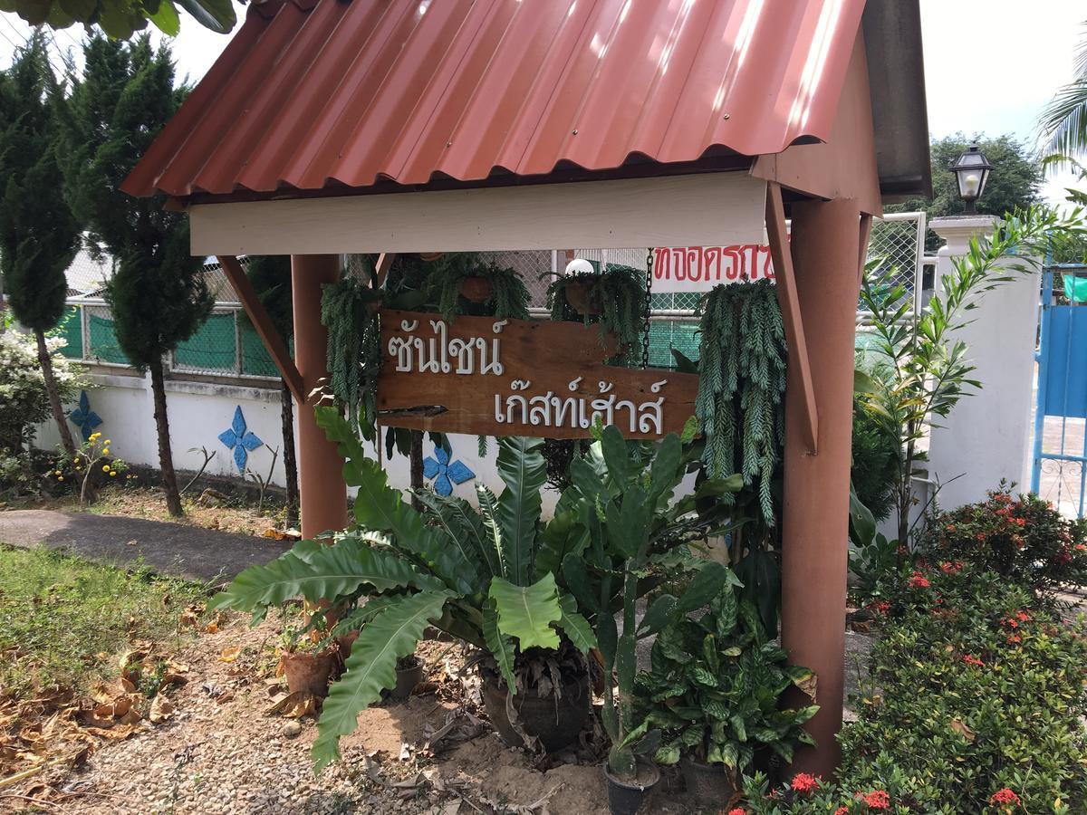 Sunshine Guesthouse Mae Sot Exteriér fotografie